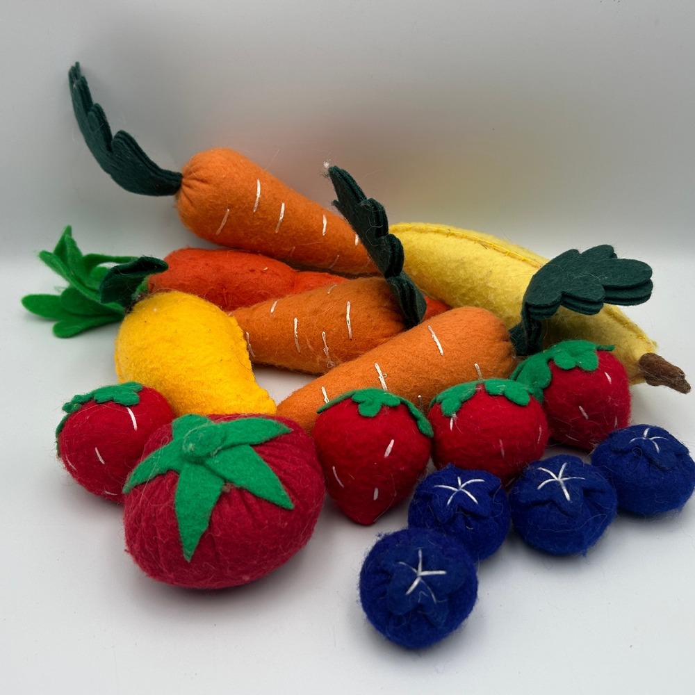 Handmade Felt Fruit and Vegetable Play Food Set Montessori Waldorf Toys 13pc
